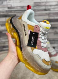 Balenciaga Triple S живое фото 5