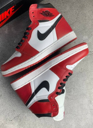 Кроссовки Nike Air Jordan 1 Mid Chicago живое фото 1