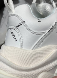 Кроссовки Balenciaga Triple S Allover Logo White живое фото 4